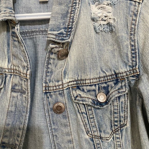American Eagle Destroyed Denim Jacket - Picture 4 of 6